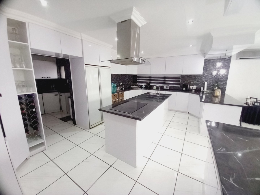4 Bedroom Property for Sale in Roodia Free State